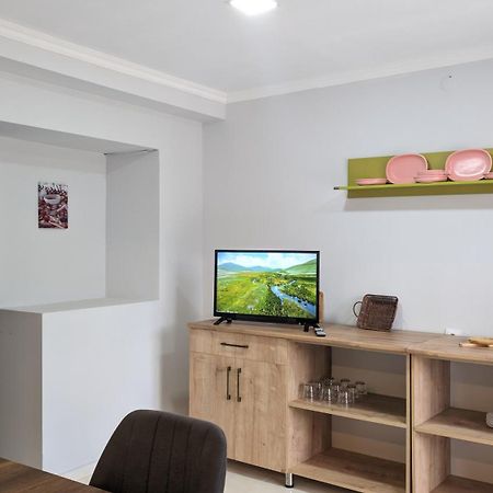 Shara Hotel Μέστια Εξωτερικό φωτογραφία