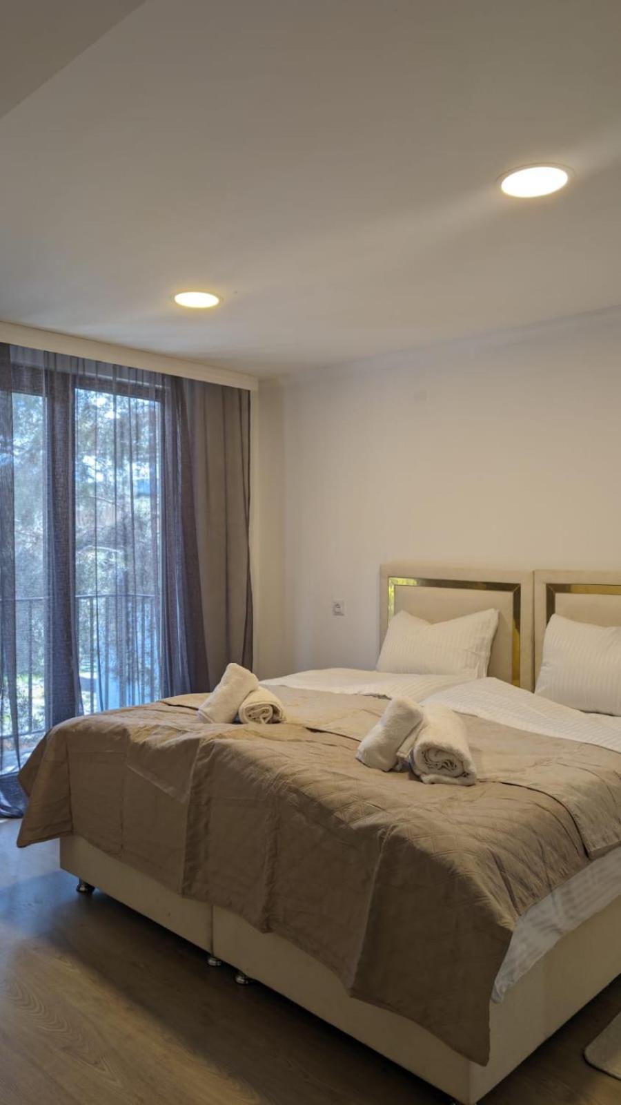 Shara Hotel Μέστια Εξωτερικό φωτογραφία