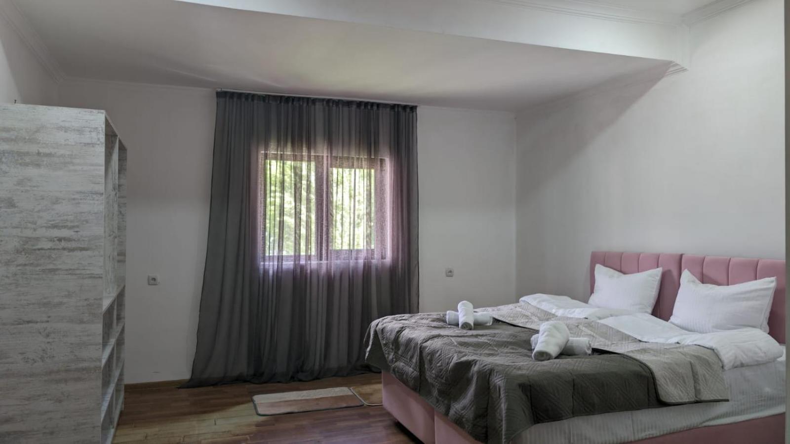Shara Hotel Μέστια Εξωτερικό φωτογραφία