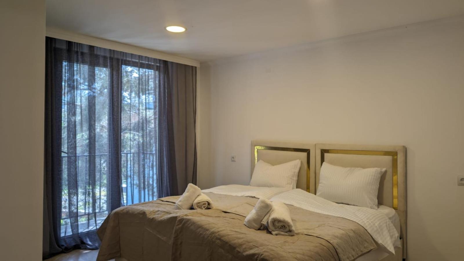Shara Hotel Μέστια Εξωτερικό φωτογραφία