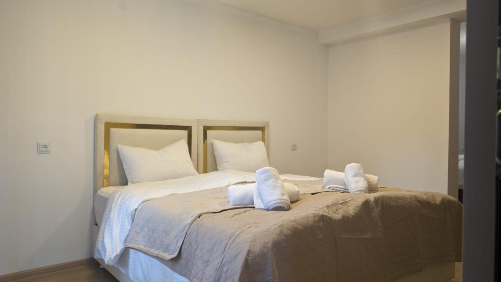 Shara Hotel Μέστια Εξωτερικό φωτογραφία