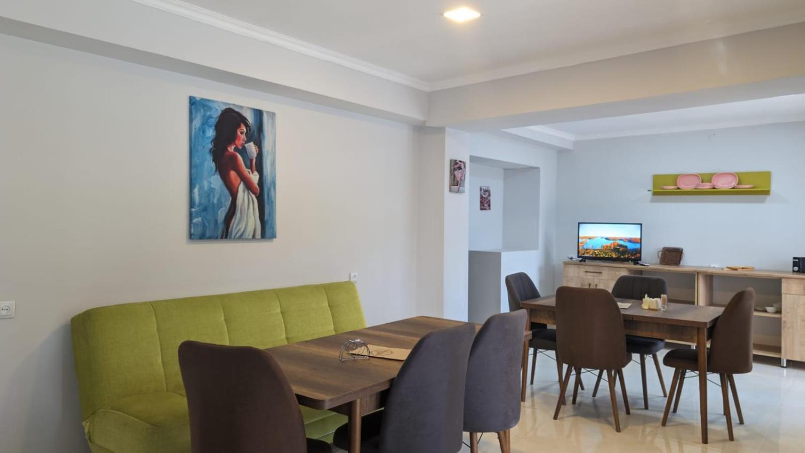 Shara Hotel Μέστια Εξωτερικό φωτογραφία