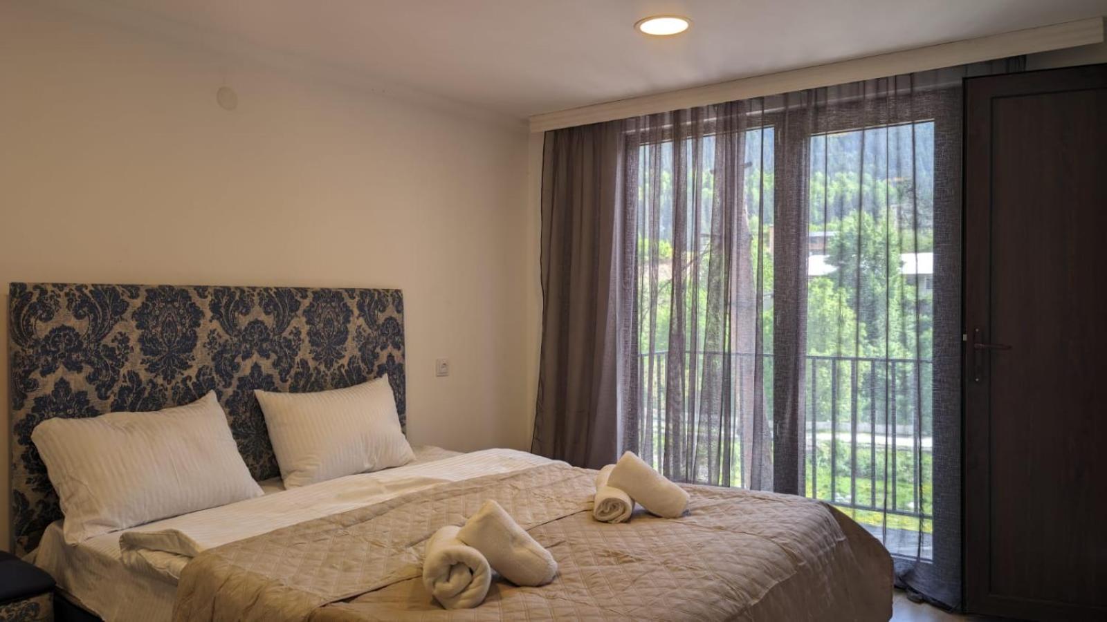 Shara Hotel Μέστια Εξωτερικό φωτογραφία