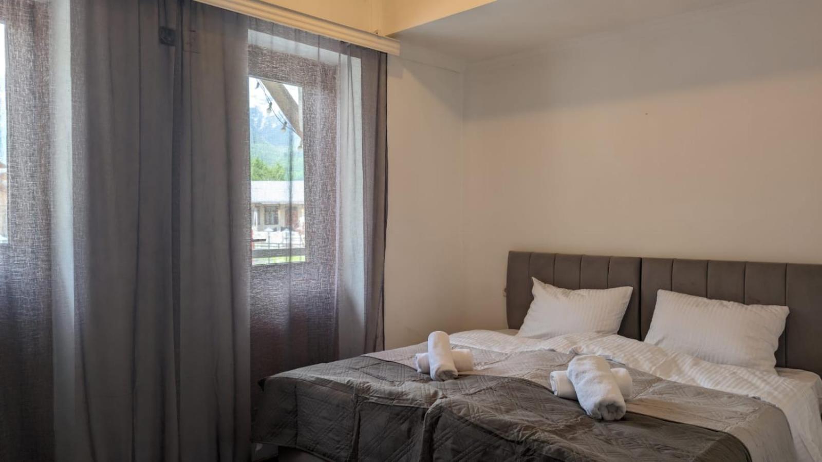 Shara Hotel Μέστια Εξωτερικό φωτογραφία